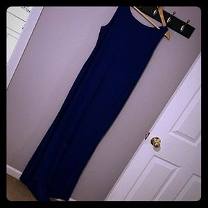 3/$25  NWOT column dress with slight train